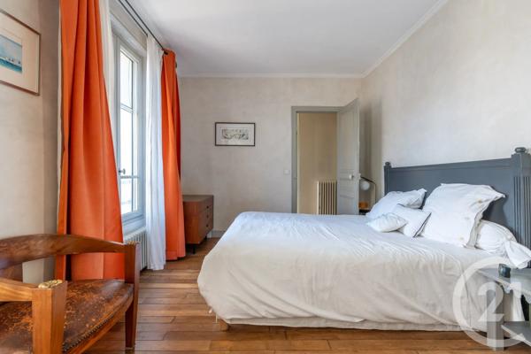 Maison à vendre  7 pièces - 141,88 m 2   ST MAUR DES FOSSES  - 94