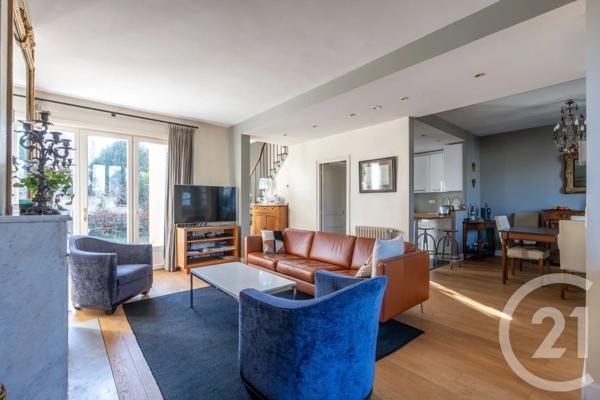 Maison à vendre  7 pièces - 141,88 m 2   ST MAUR DES FOSSES  - 94