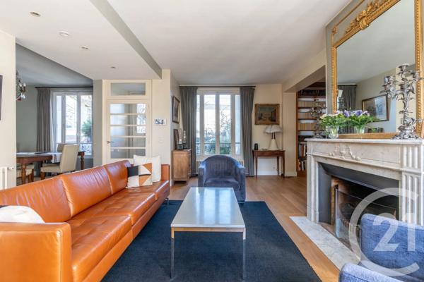 Maison à vendre  7 pièces - 141,88 m 2   ST MAUR DES FOSSES  - 94