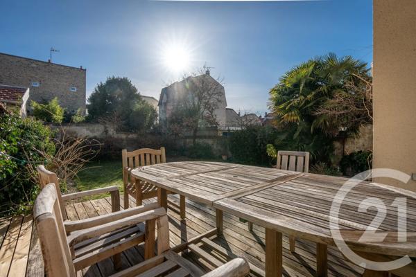 Maison à vendre  7 pièces - 141,88 m 2   ST MAUR DES FOSSES  - 94
