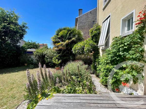 Maison à vendre  7 pièces - 141,88 m 2   ST MAUR DES FOSSES  - 94