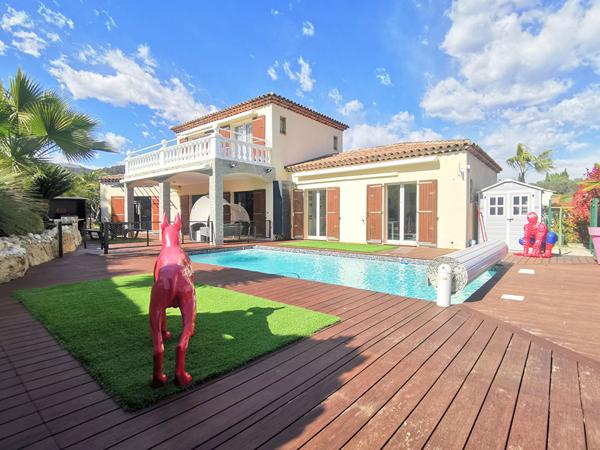 LA COLLE SUR LOUP : VILLA AVEC PISCINE DANS BELLE PROPRIETE