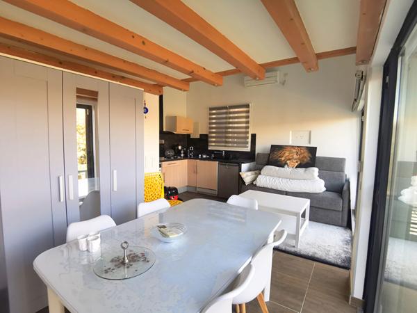 LA COLLE SUR LOUP : VILLA AVEC PISCINE DANS BELLE PROPRIETE