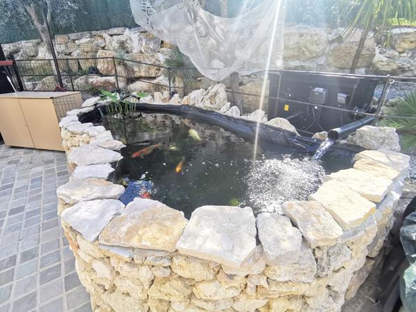LA COLLE SUR LOUP : VILLA AVEC PISCINE DANS BELLE PROPRIETE