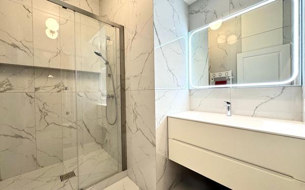 Appartement à vendre    5 pièces •  Nice