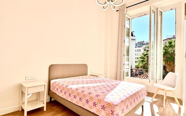 Appartement à vendre    5 pièces •  Nice