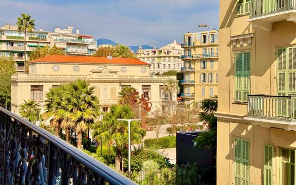 Appartement à vendre    5 pièces •  Nice