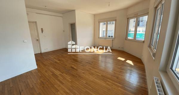 Location Appartement 3 pièces 78 m² - Flers 61100