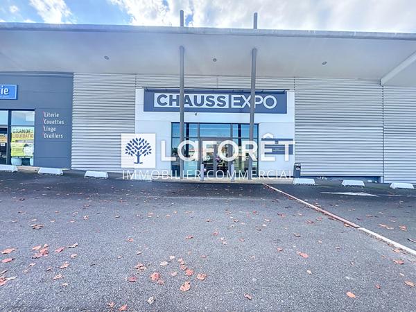 Location local commercial Bressuire - 4 pièce(s) - 592 m² - 4 541 €/mois