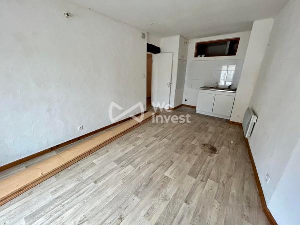 IMMEUBLE DE 362M² COMPRENANT : un F5 avec garage, deux F2, un F3, un F2 A RENOVER.