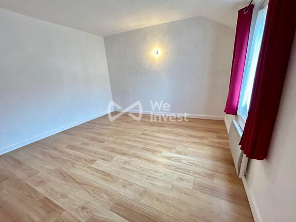 IMMEUBLE DE 362M² COMPRENANT : un F5 avec garage, deux F2, un F3, un F2 A RENOVER.