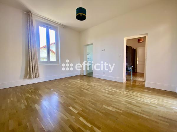 Maison 7 pièces - 255 m² Exclusivité efficity