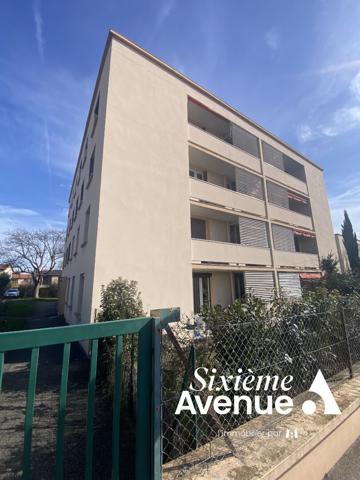 Parking / box 1 pièce 12 m2