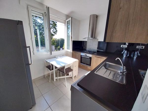 Maison Meulan En Yvelines 2 chambres, jardin, dépendance