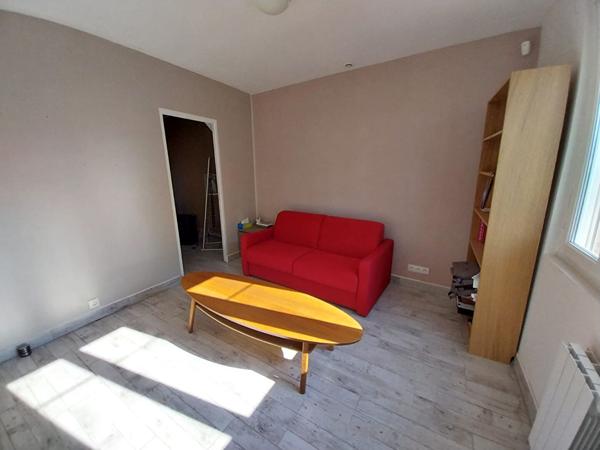 Maison Meulan En Yvelines 2 chambres, jardin, dépendance