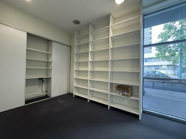 TOURS CENTRE GARE BUREAUX COMMERCIAUX A LOUER 233 M² AVEC 7 PARKINGS