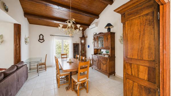 Maison familiale avec piscine sur 2 809 m² de terrain - Pernes-les-Fontaines Pernes les fontaines