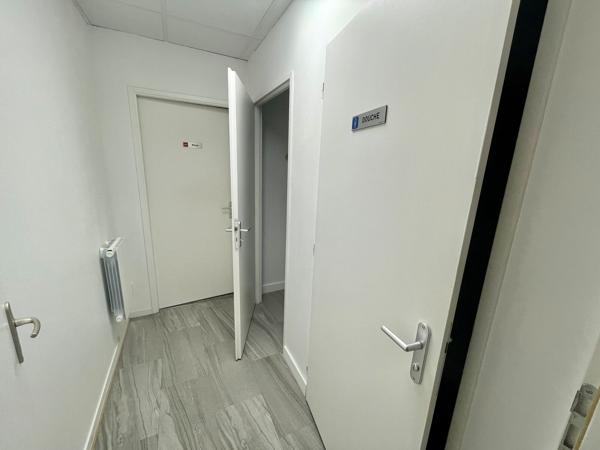 Bureaux à louer à ISNEAUVILLE 76230
