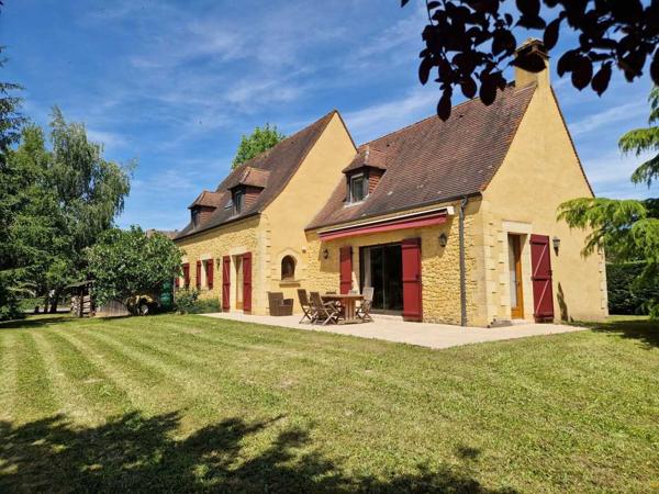 Maison contemporaine - Saint-cyprien Maison Perigordine proche des commerces et parc arboré de 3860m2