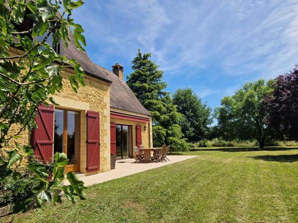 Maison contemporaine - Saint-cyprien Maison Perigordine proche des commerces et parc arboré de 3860m2