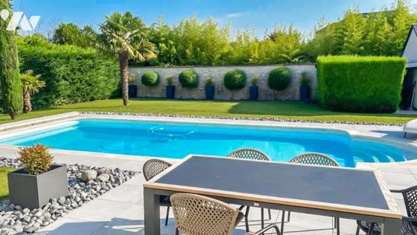 Saint Jean le Blanc, maison avec piscine et 2 garages