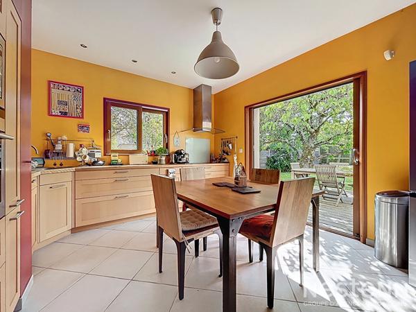 A vendre : Maison 5 chambres + bureau de 208 m² à Carquefou