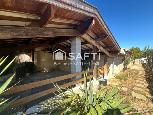Une maison en pierre pleine de potentiel, dans un emplacement recherché,