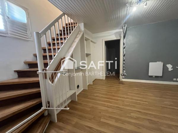 Une maison en pierre pleine de potentiel, dans un emplacement recherché,