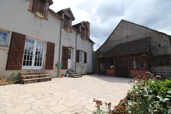MAISON ANCIENNE HUISSEAU SUR COSSON 174 M²