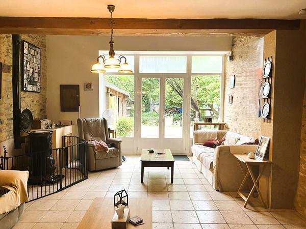 Maison 3 chambres avec beau jardin Champagnac la riviere