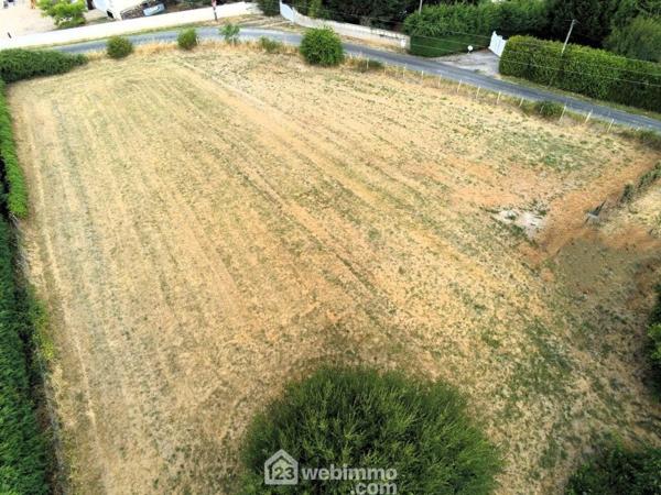 Terrain à bâtir 1875 m² à Leigné-sur-Usseau 86230