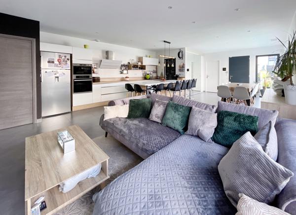 MAISON DE 120 M2 AVEC PISCINE (video 4K sur demande)