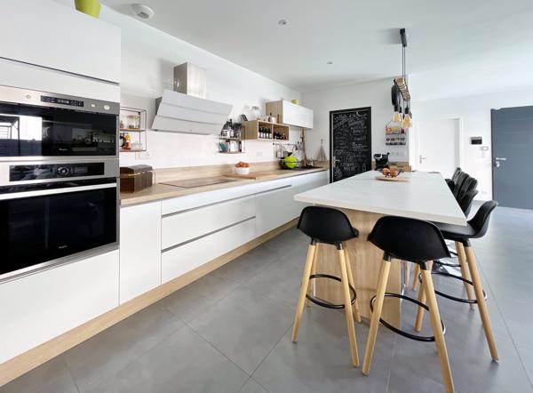 MAISON DE 120 M2 AVEC PISCINE (video 4K sur demande)