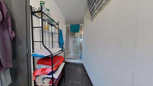 Appartement 2 chambres, un bureau et une terrasse