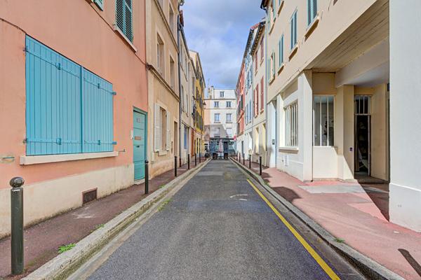 Appartement Saint-Germain-en-Laye 2 pièces 35.28 m2 320 000 € **  - Référence  18826