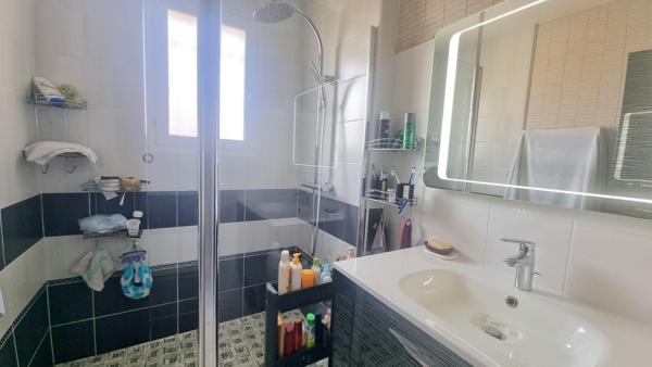 Maison 80 m², 3 pièces principales, terrain 745 m²