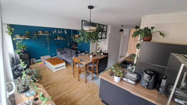 Appartement T3, garage, parking privatif, cave.