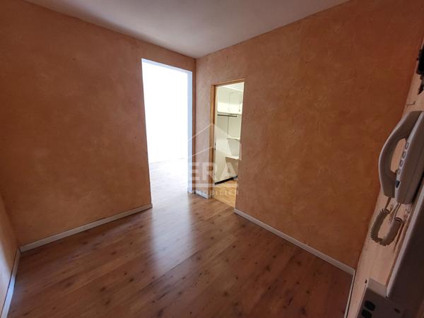 Appartement de 64 m² à vendre à Martigues avec vue étang
