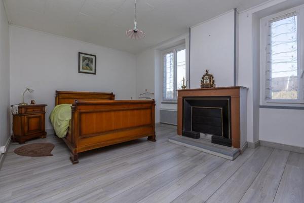 Vente                                                      Maison
                        
                     5 pièces                      115 m2                     à Bouvesse-Quirieu