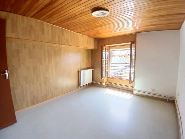 A SAISIR! ENSEMBLE IMMOBILIER 2 MAISONS, DÉPENDANCES ET TE