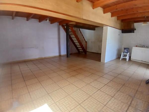 A SAISIR! ENSEMBLE IMMOBILIER 2 MAISONS, DÉPENDANCES ET TE