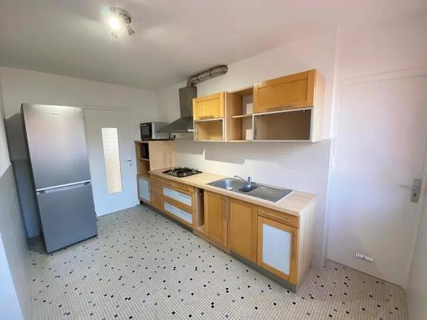 Appartement à louer 3 pièces 69.88m² Dijon (21000)