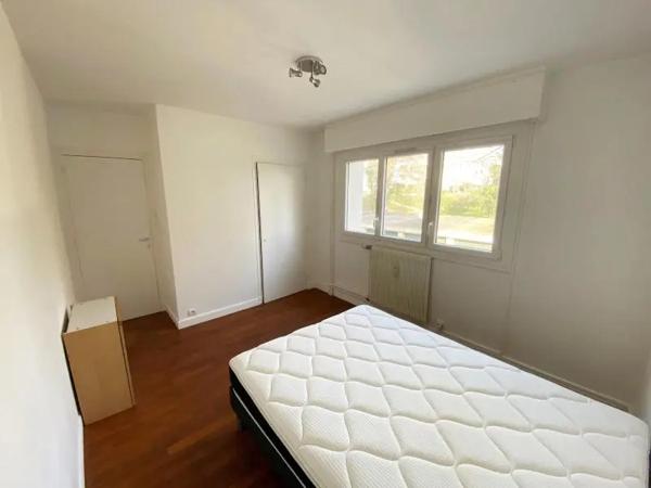 Appartement à louer 3 pièces 69.88m² Dijon (21000)