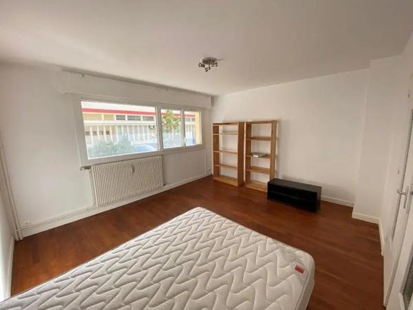 Appartement à louer 3 pièces 69.88m² Dijon (21000)