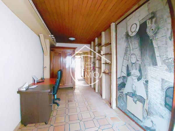 Ste Foy la Grande : Maison de ville avec atelier et deux garages