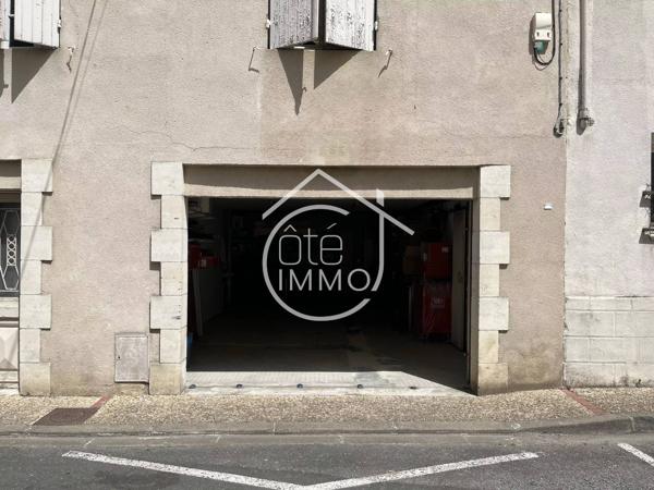 Ste Foy la Grande : Maison de ville avec atelier et deux garages