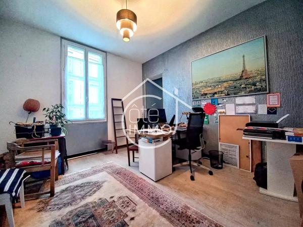 STE FOY LA GRANDE : Spacieuse maison de ville rénovée avec jardin, garage et studio indépendant