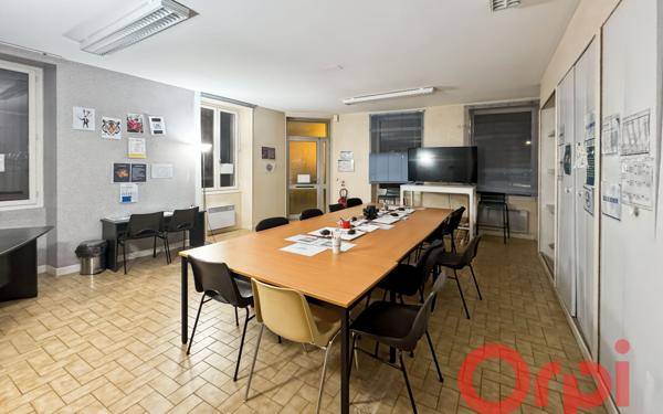 Immeuble à vendre    7 pièces • 147 m2 Saint-Amand-Montrond