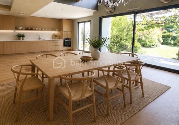 **Et si votre prochaine maison était aussi votre plus beau cadre de vie ? 🌿**

En exclusivité à seulement **20 min de Montpellier**, (Mas Arnaud) découvrez cette belle villa familiale de **182 m²**, nichée sur un terrain arboré de **1 650 m² sans vis-à-vis**.

✨ Une grande pièce de vie lumineuse d’environ 63 m² ouverte sur l’extérieur cuisine haut de gamme double four, armoire frigorifique.
🛏️ 5 chambres dont une suite parentale en rez-de-chaussée de plus de 20m2
🏊 Piscine au sel
🌳 Jardin arboré avec potager et arbres fruitiers
❄️ Climatisation gainable
🚗 Garage et nombreux stationnements

Un environnement rare où l’on profite pleinement de l’espace, de la nature et de la tranquillité, tout en restant proche de Montpellier.

Les plans sont disponibles, il est possible d'ouvrir entièrement l'espace afin d'obtenir une grande pièce ouverte aussi des visuels d'aménagements selon ces ouvertures sont visible.

📞 **Une maison à découvrir sur place pour en ressentir pleinement le charme.**
Céline Taormina – BSK Immobilier | Disponible 7j/7