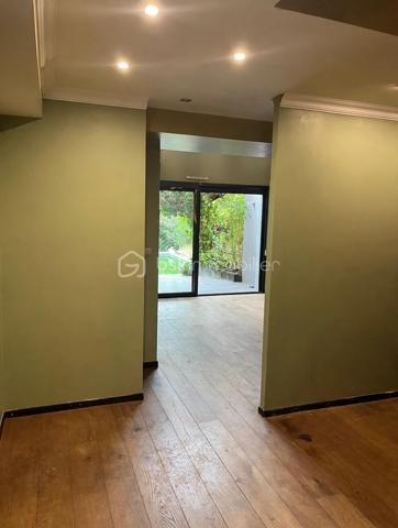 **Et si votre prochaine maison était aussi votre plus beau cadre de vie ? 🌿**

En exclusivité à seulement **20 min de Montpellier**, (Mas Arnaud) découvrez cette belle villa familiale de **182 m²**, nichée sur un terrain arboré de **1 650 m² sans vis-à-vis**.

✨ Une grande pièce de vie lumineuse d’environ 63 m² ouverte sur l’extérieur cuisine haut de gamme double four, armoire frigorifique.
🛏️ 5 chambres dont une suite parentale en rez-de-chaussée de plus de 20m2
🏊 Piscine au sel
🌳 Jardin arboré avec potager et arbres fruitiers
❄️ Climatisation gainable
🚗 Garage et nombreux stationnements

Un environnement rare où l’on profite pleinement de l’espace, de la nature et de la tranquillité, tout en restant proche de Montpellier.

Les plans sont disponibles, il est possible d'ouvrir entièrement l'espace afin d'obtenir une grande pièce ouverte aussi des visuels d'aménagements selon ces ouvertures sont visible.

📞 **Une maison à découvrir sur place pour en ressentir pleinement le charme.**
Céline Taormina – BSK Immobilier | Disponible 7j/7